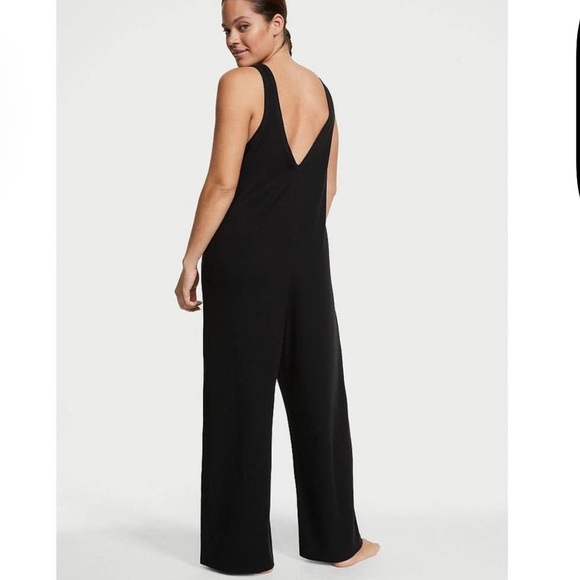 Victoria’s Secret Glow Waffle Knit Black Wide Leg Jumpsuit Size Medium - Picture 2 of 6